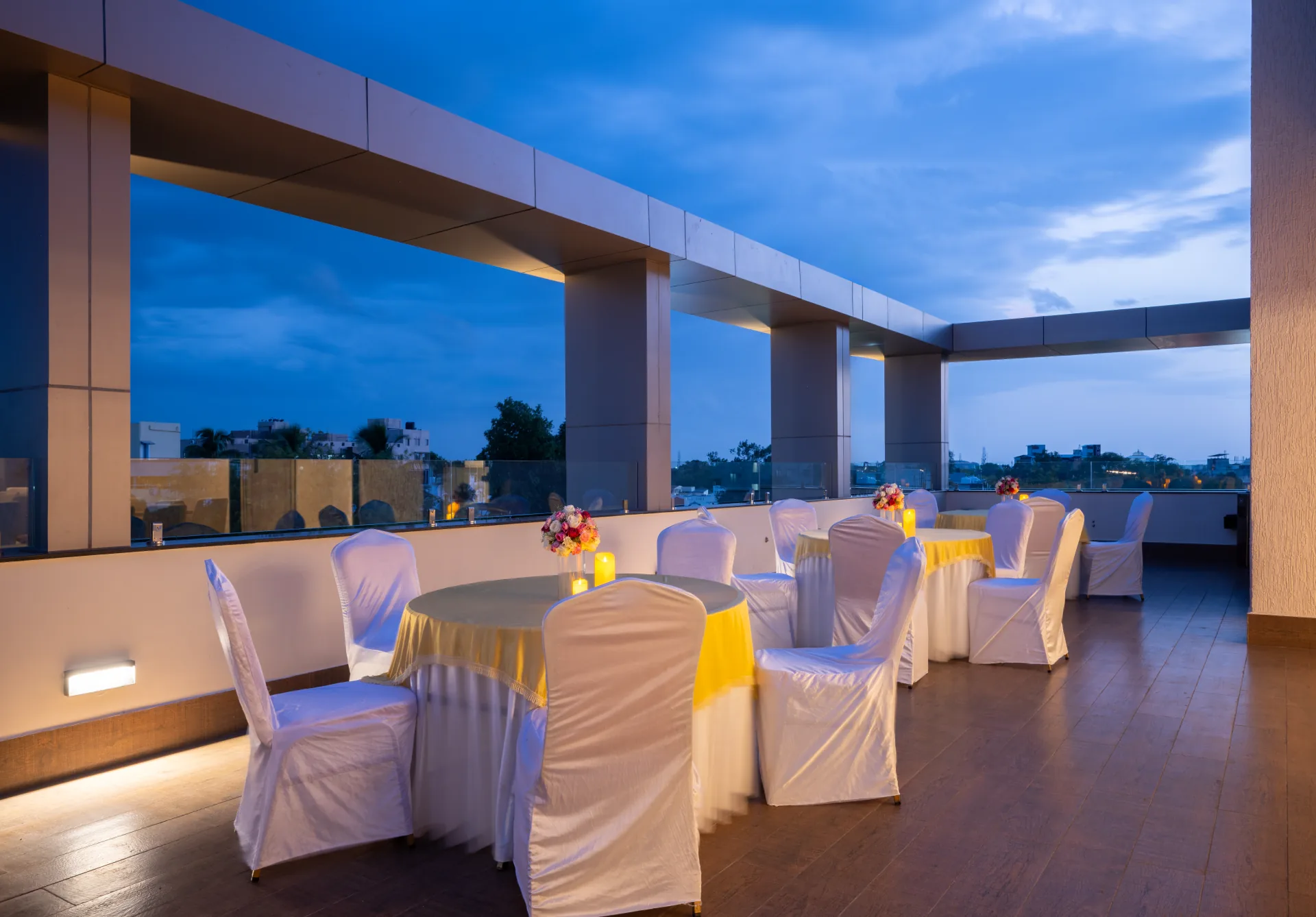 Outdoor Rooftop Terrace Dining Setup